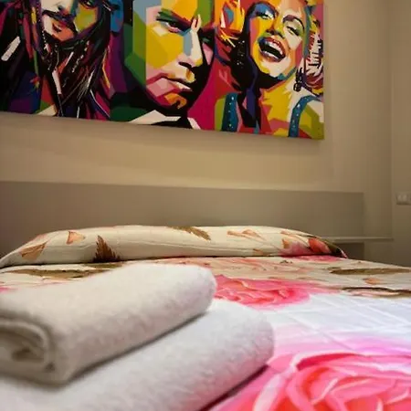 לינה וארוחת בוקר Bb Centro Citta קרוטונה